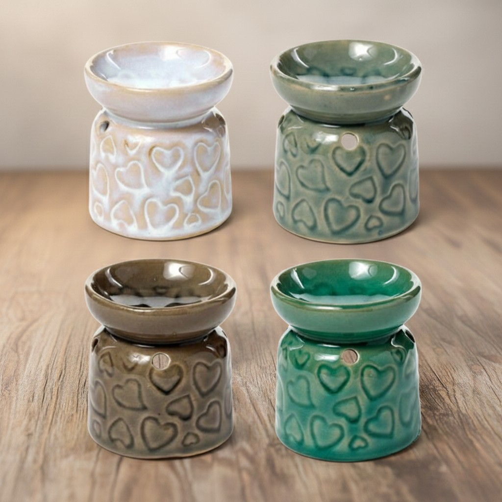 Petit brûleur à huile en céramique avec motifs coeurs