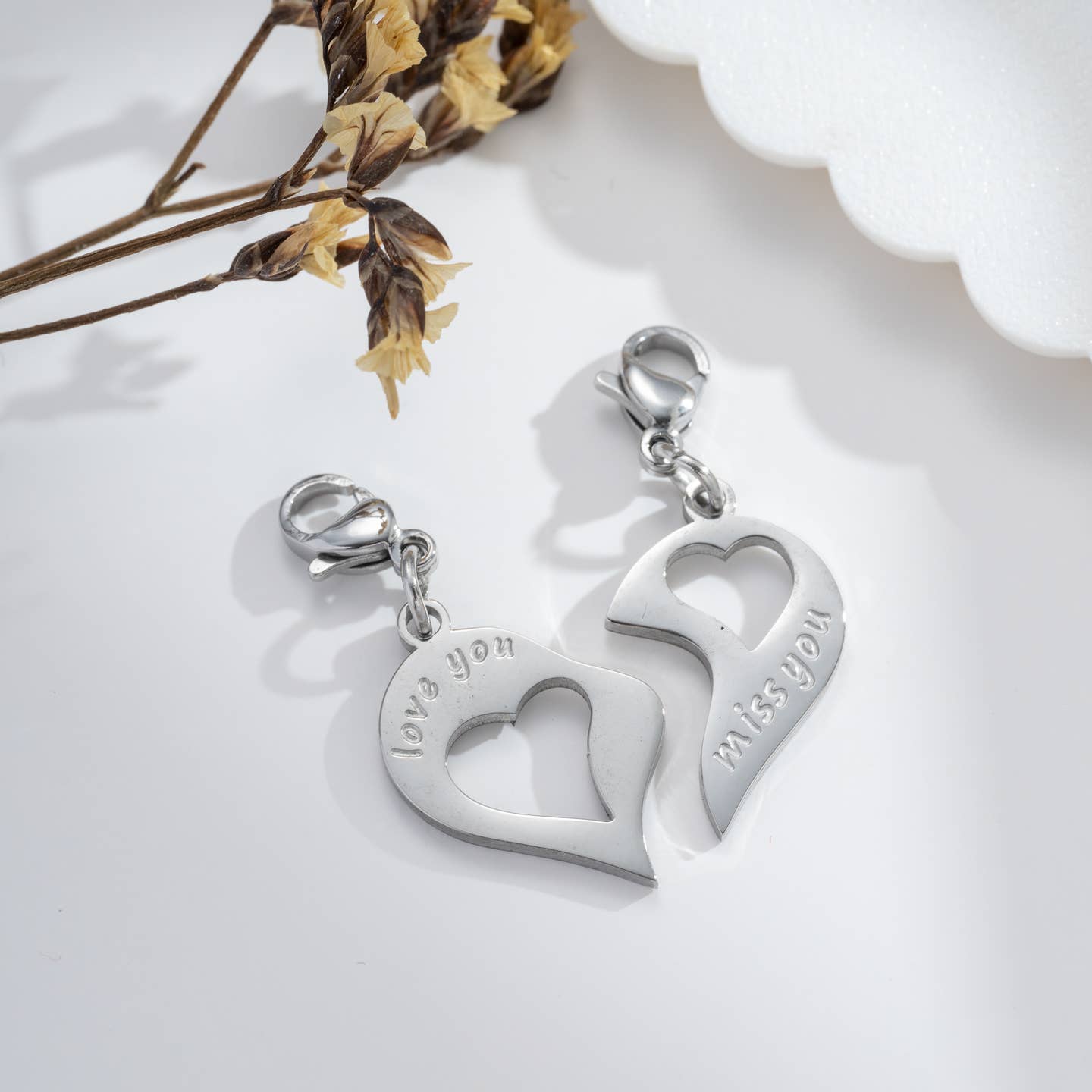 charms rigides et jolis en acier inoxydable coeur