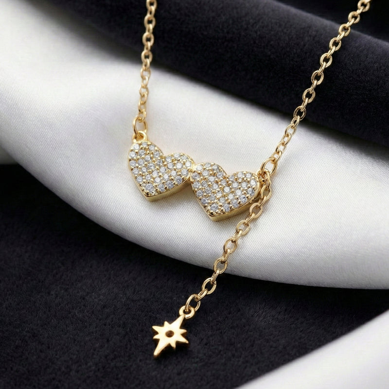Collier avec Pendentif Doré en Acier inoxydable de haute qualité – Double Coeur, Strass & Chaînette