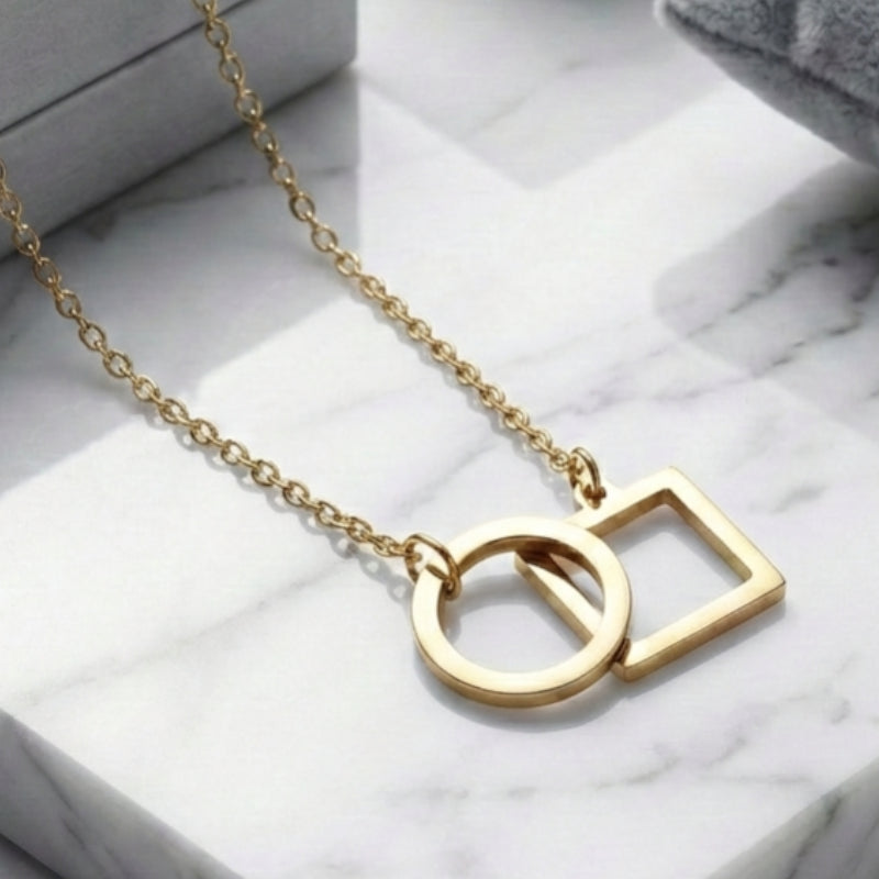 Collier avec Pendentif Doré en Acier inoxydable de haute qualité – Rond & Carré