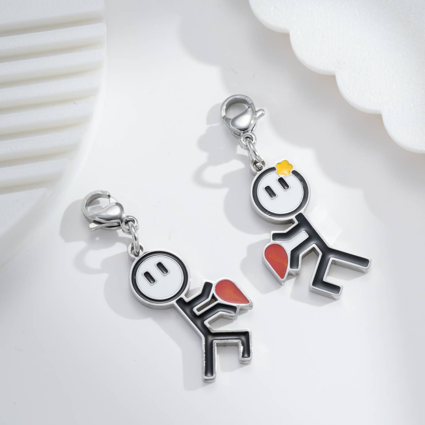 charms rigides et jolis en acier inoxydable coeur