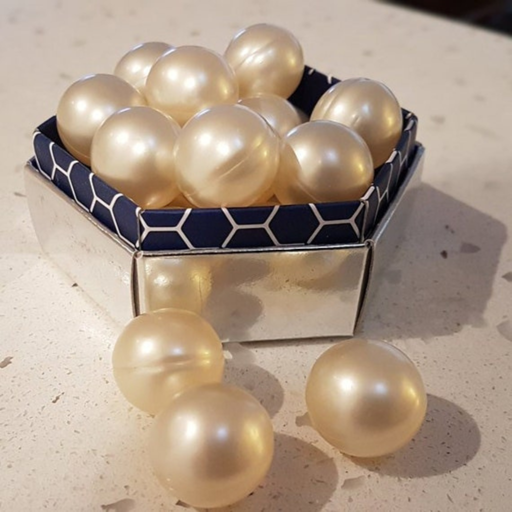 10 x Perle de bain ronde Blanc nacré, Senteur Vanille