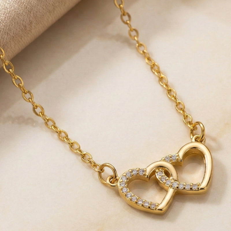 Collier avec Pendentif Doré en Acier inoxydable de haute qualité – Double Coeur & Strass