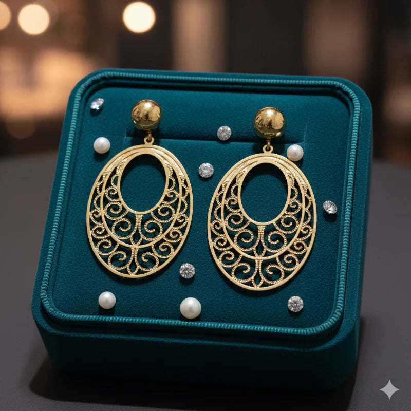 Boucles d’Oreilles Dorées pendantes Motif ajouré 6cm